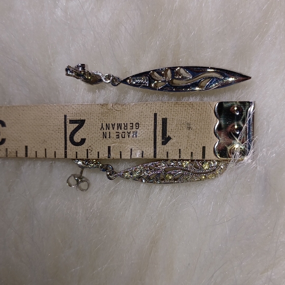 Vintage earrings. - Picture 2 of 2